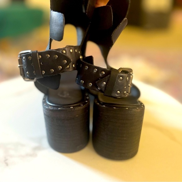 Free People - Picture 2 of 4